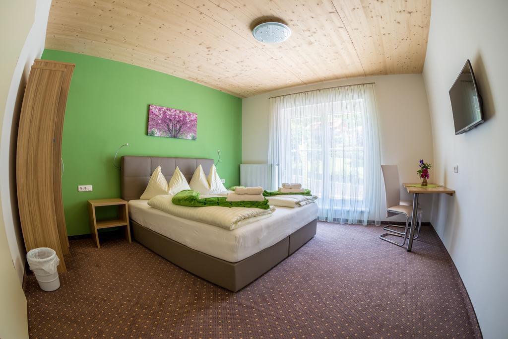 Gaestehaus Krappinger/Pizzeria Mamma Mia Оссиах Номер фото