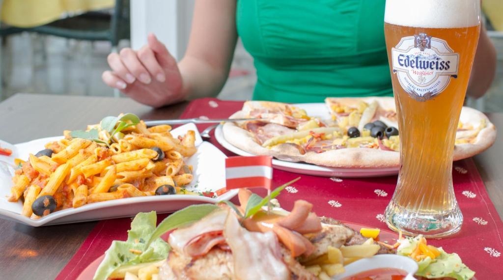 Gaestehaus Krappinger/Pizzeria Mamma Mia Оссиах Экстерьер фото